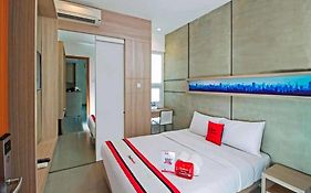 Reddoorz Plus @ Setiabudi Eight Guest House